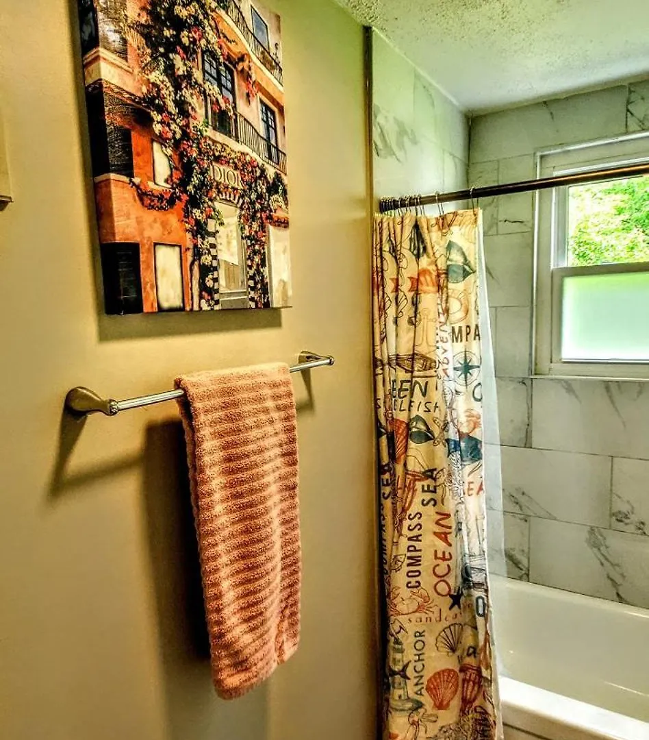 Cozy Nashville Duplex Unit B 0*,  Stati Uniti