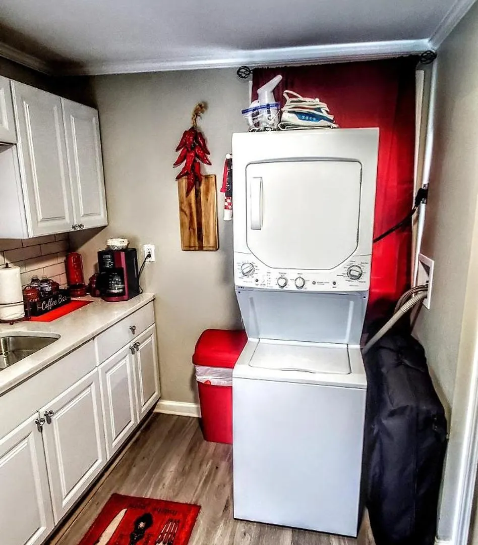 Cozy Nashville Duplex Unit B 0*,